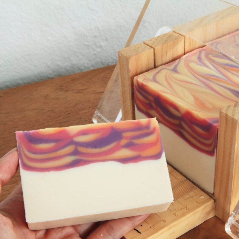dzięki naszym bazom mydlanym powstają mydła które są prawdziwą bombom kreatywności!