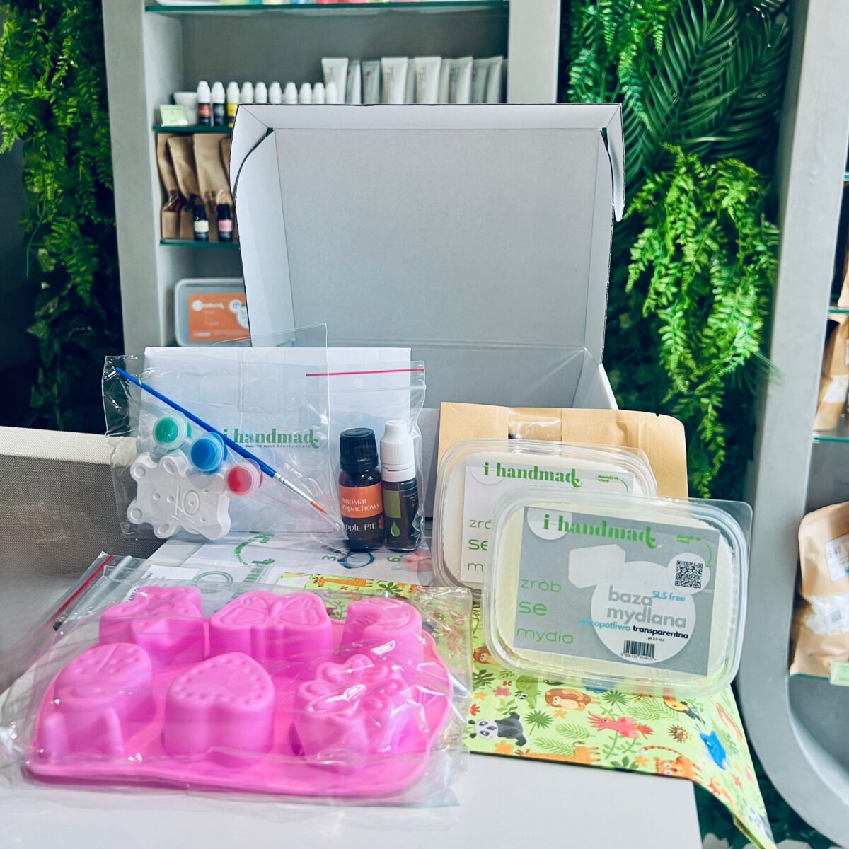 Zestaw do robienia mydełek dla dzieci, realne zdjęcie produktu ze wszystkimi komponentami baza mydlana foremka silikonowa instrukcje, susze foremka różne kształty