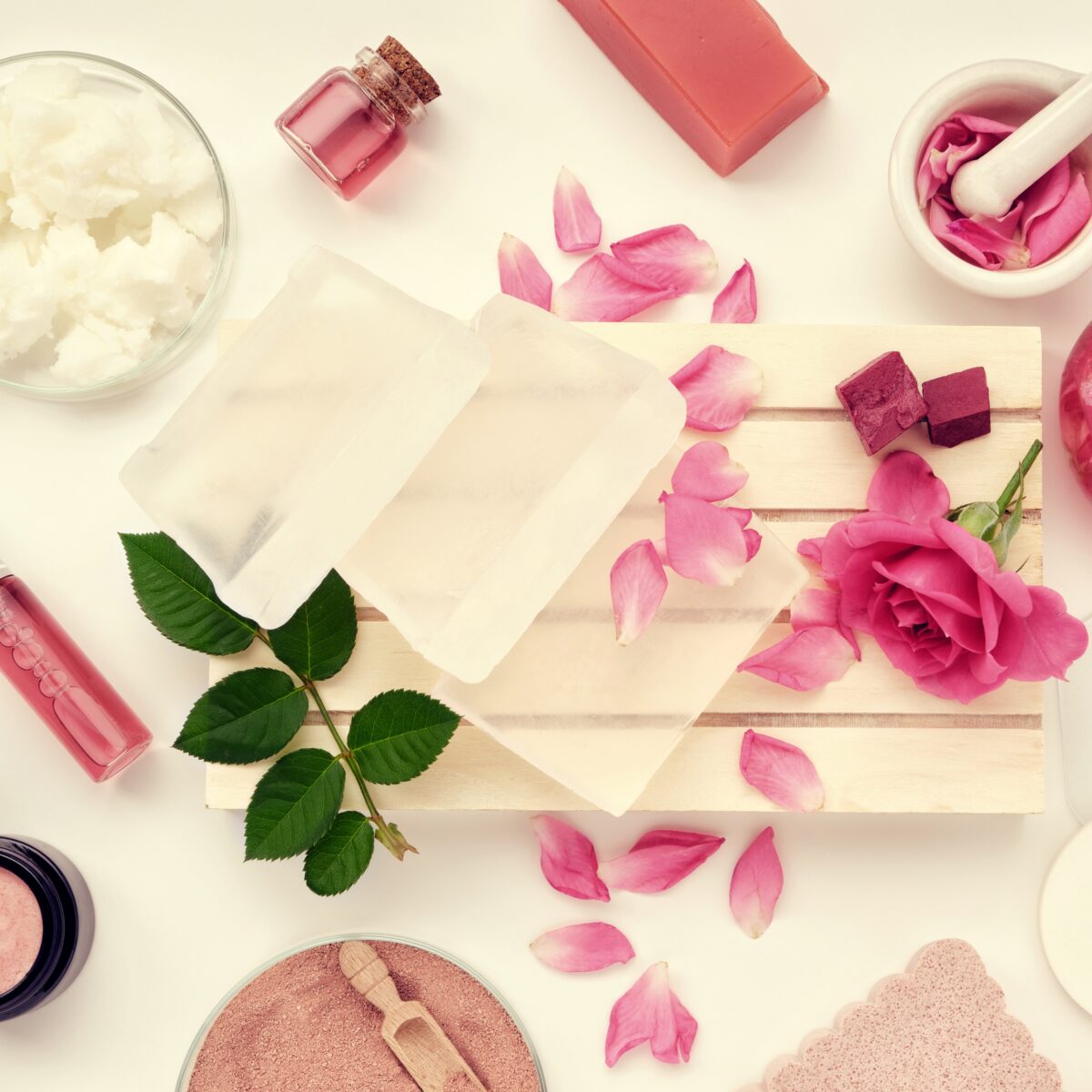 naturalna baza mydlana transparentna pokrojona w kostki