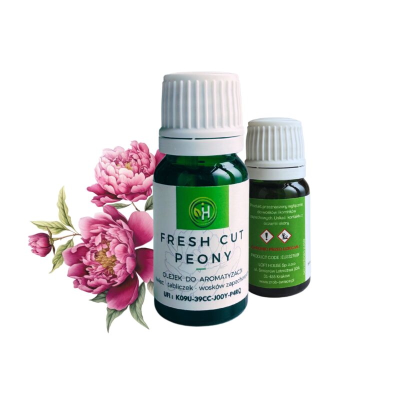 Olejek do wosków sojowych o zapachu Piwonii a co za tym idzie idealny również do świec, wosków zapachowych do kominka , tabliczek zapachowych. W zielonej szklanej butelce z białą zakrętką na białym stole