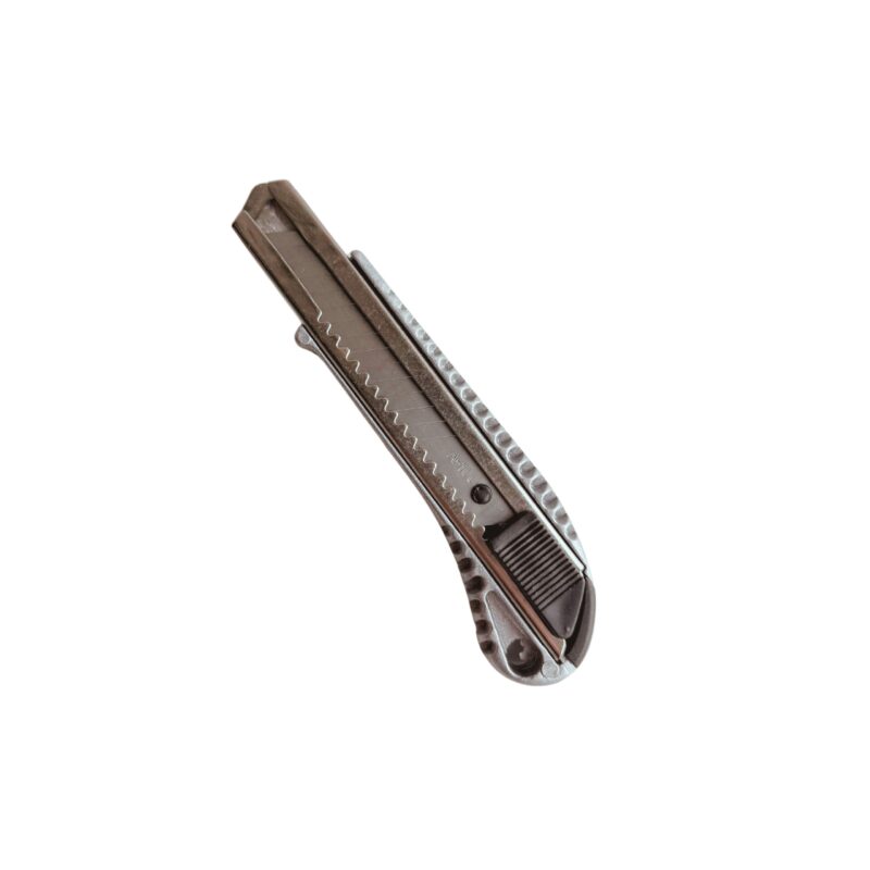 Nóż z ostrzami łamanymi 18mm do prac domowych