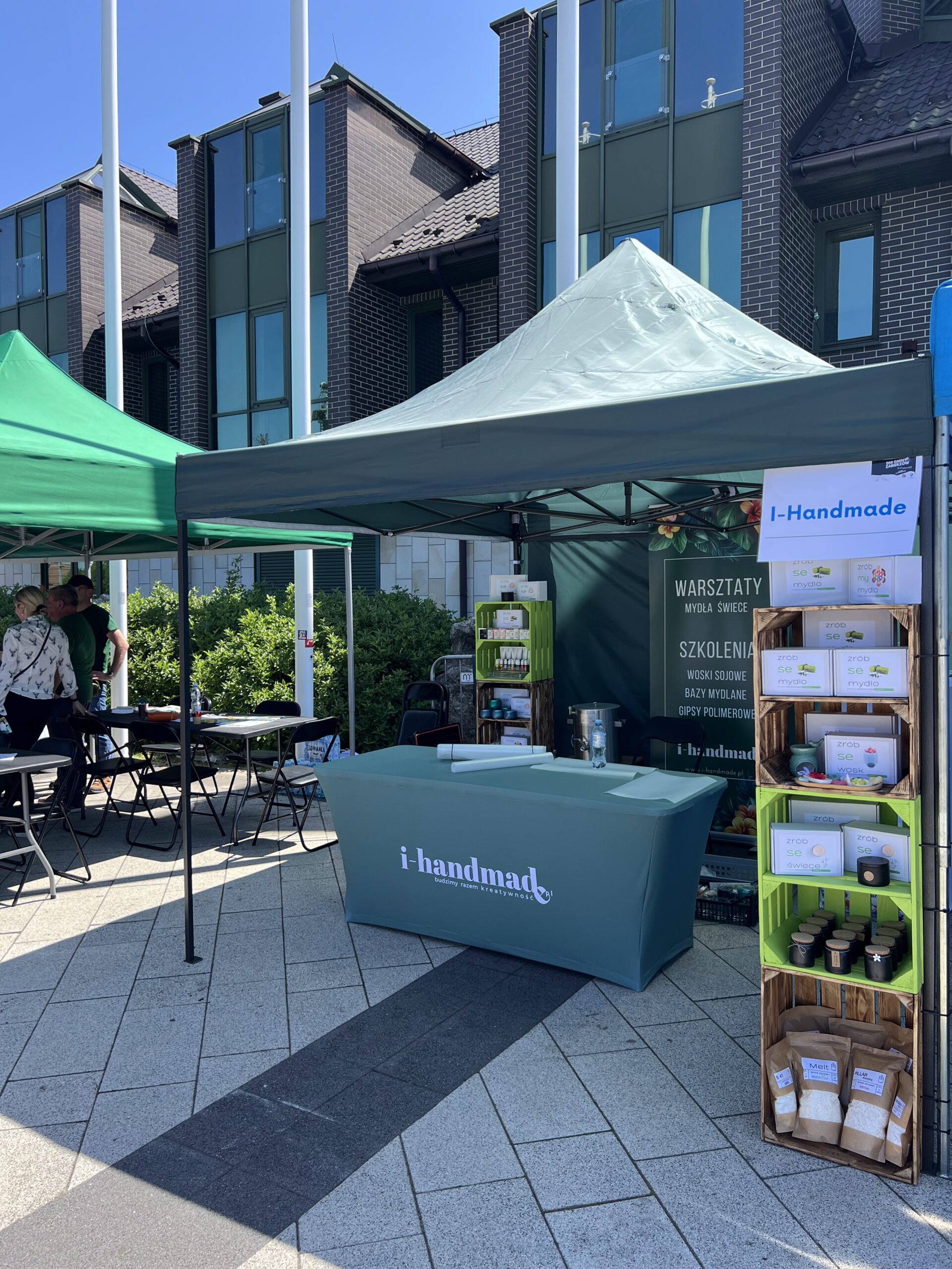 Sklep stacjonarny z bazą mydlaną i woskami sojowymi Kraków