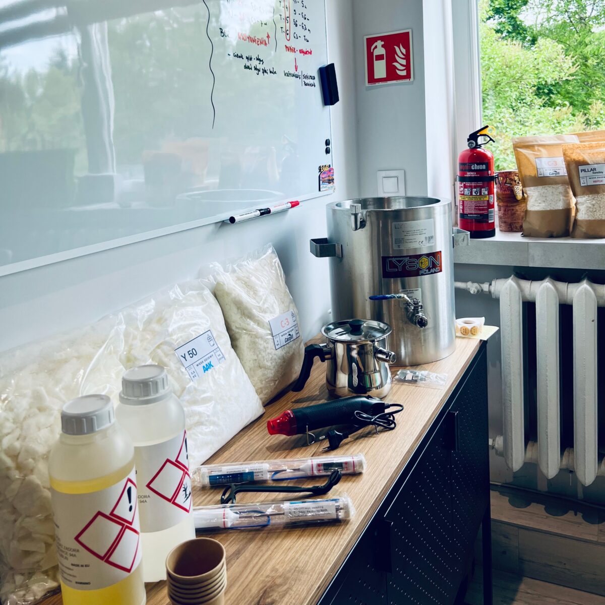 Szkolenia stacjonarne z robienia świec sojowych