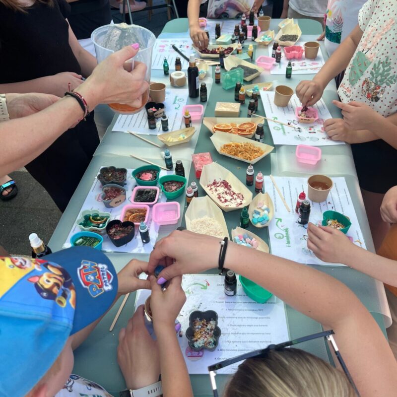 nasze zajęcia plenerowe na których stosujemy Baze mydlaną